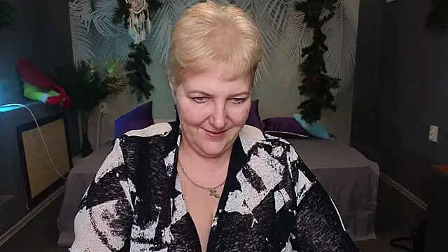 Sandra Snow online show from 9, 1, 2025