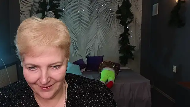 Sandra Snow online show from 18, 1, 2025