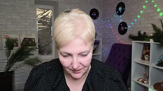 Sandra Snow online show from 22, 1, 2025