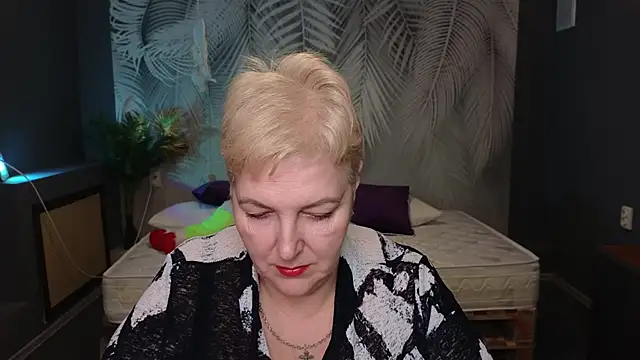Sandra Snow online show from 9, 2, 2025