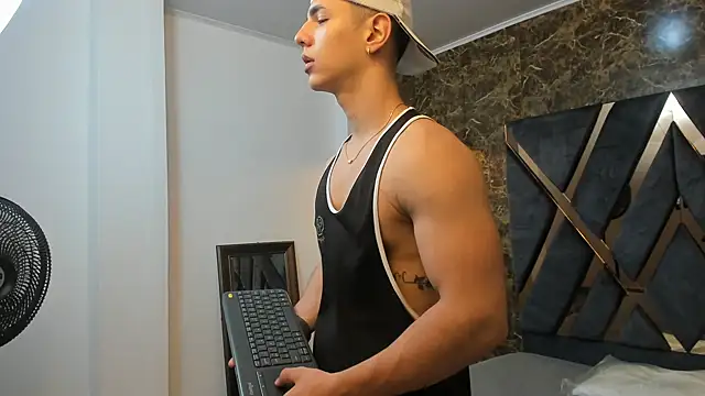 Flynn Riider online show from 26, 12, 2024