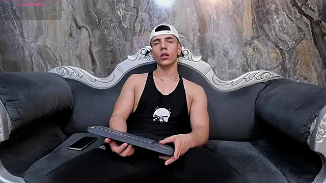 Flynn Riider online show from 8, 1, 2025