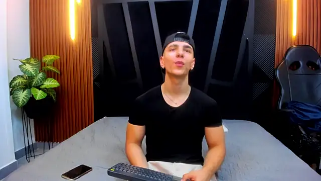 Flynn Riider online show from 23, 1, 2025