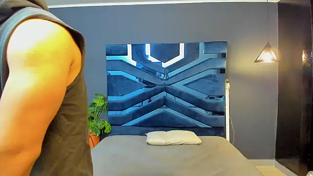 Flynn Riider online show from 12, 3, 2025