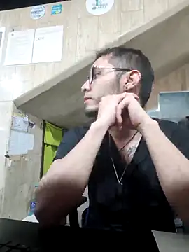 Snapshot of alexdesire chatting on 5, 4, 2026 alexdesire online show from 5, 4, 2026