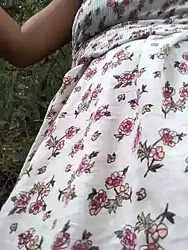 Danna-linyi online show from 4, 3, 2025