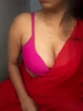 Snapshot of hinaa_khan chatting on 15, 12, 2025 hinaa khan online show from 15, 12, 2025