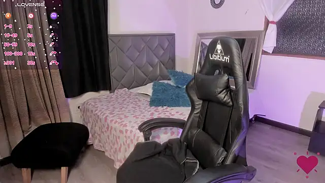 Aurora Hotson online show from 30, 1, 2025