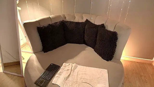 Snapshot of slutty_venus chatting on 5, 1, 2025 slutty venus online show from 5, 1, 2025