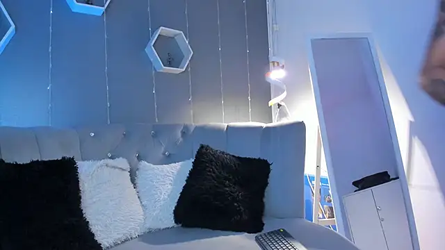 Snapshot of slutty_venus chatting on 4, 3, 2025 slutty venus online show from 4, 3, 2025