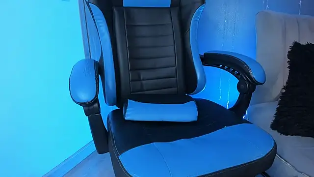 Snapshot of slutty_venus chatting on 4, 3, 2025 slutty venus online show from 4, 3, 2025