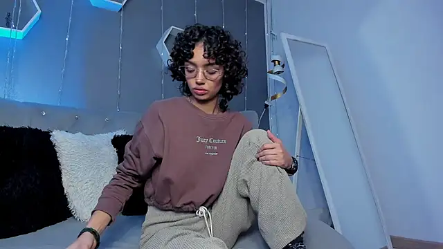 Snapshot of slutty_venus chatting on 9, 3, 2025 slutty venus online show from 9, 3, 2025