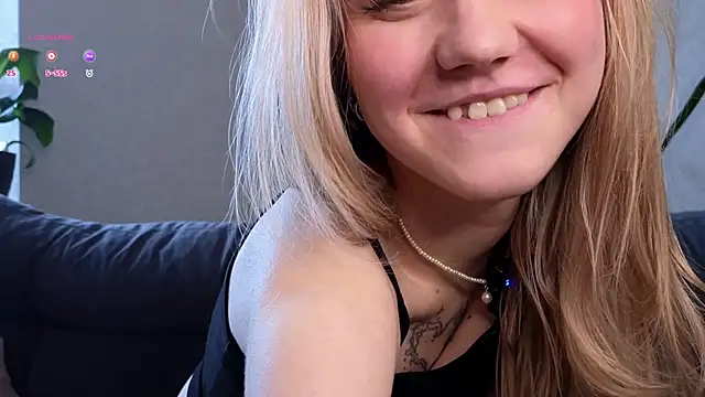 Snapshot of WiloneEsse chatting on 25, 2, 2025 WiloneEsse online show from 25, 2, 2025