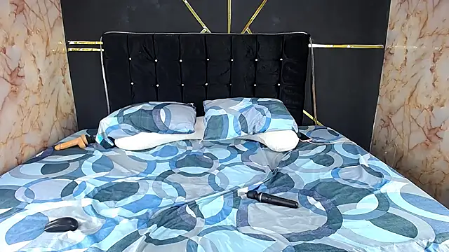 Snapshot of AmandaRobers chatting on 5, 2, 2025 AmandaRobers online show from 5, 2, 2025