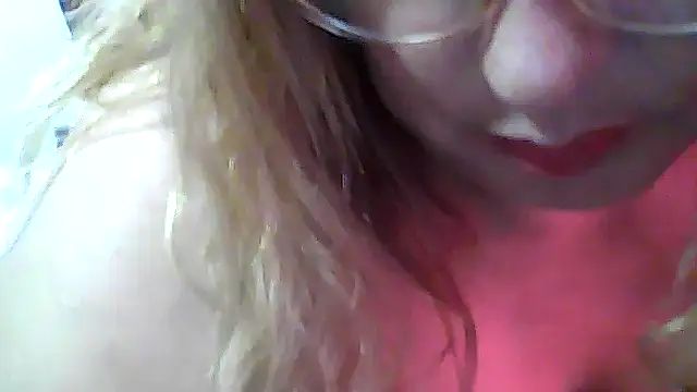 Snapshot of Katy3 chatting on 18, 10, 2025 Katy3 online show from 18, 10, 2025