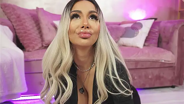 Snapshot of GoldenAmber chatting on 13, 3, 2026 GoldenAmber online show from 13, 3, 2026