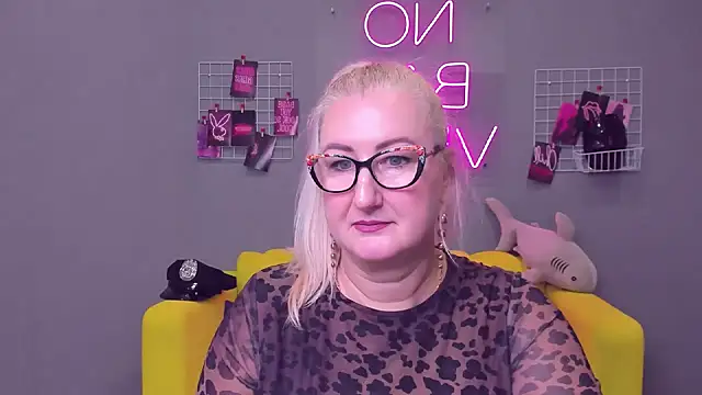 Snapshot of ChristyBrooks chatting on 20, 12, 2024 ChristyBrooks online show from 20, 12, 2024