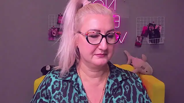 Snapshot of ChristyBrooks chatting on 25, 12, 2024 ChristyBrooks online show from 25, 12, 2024