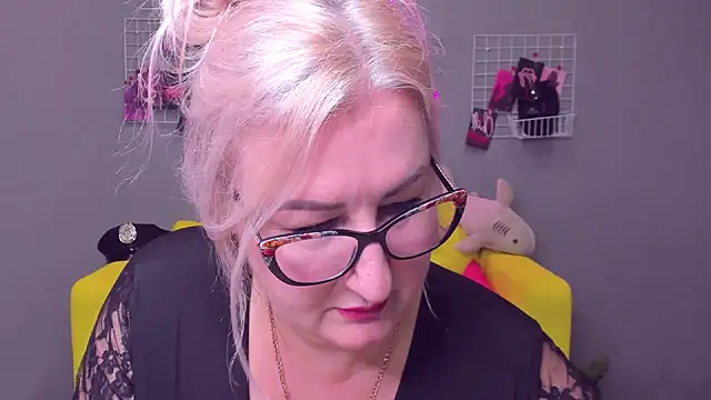 Snapshot of ChristyBrooks chatting on 28, 12, 2024 ChristyBrooks online show from 28, 12, 2024