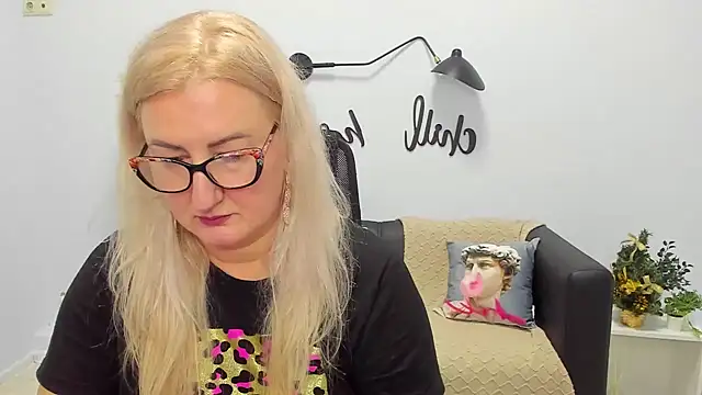 Snapshot of ChristyBrooks chatting on 2, 1, 2025 ChristyBrooks online show from 2, 1, 2025