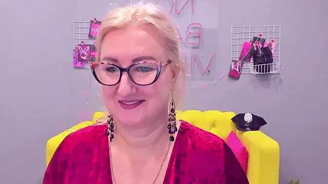 Snapshot of ChristyBrooks chatting on 9, 1, 2025 ChristyBrooks online show from 9, 1, 2025