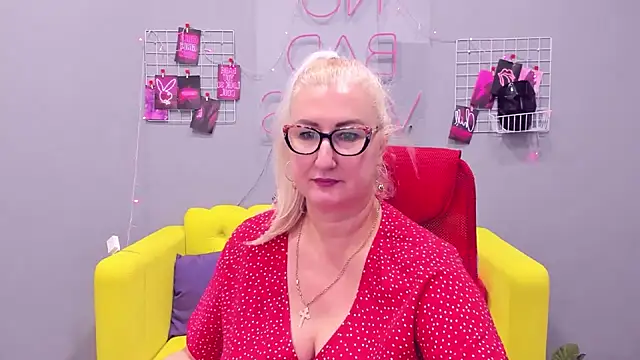 Snapshot of ChristyBrooks chatting on 10, 1, 2025 ChristyBrooks online show from 10, 1, 2025