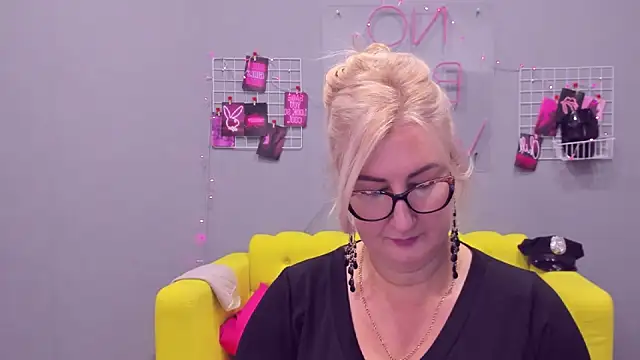 Snapshot of ChristyBrooks chatting on 14, 1, 2025 ChristyBrooks online show from 14, 1, 2025