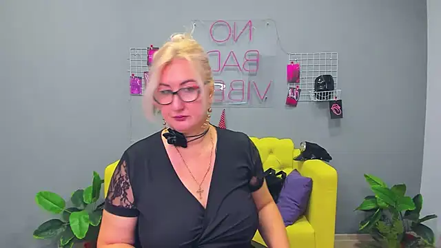 Snapshot of ChristyBrooks chatting on 27, 1, 2025 ChristyBrooks online show from 27, 1, 2025
