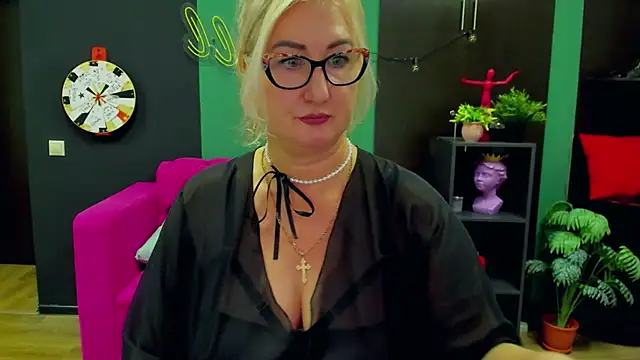 Snapshot of ChristyBrooks chatting on 3, 2, 2025 ChristyBrooks online show from 3, 2, 2025