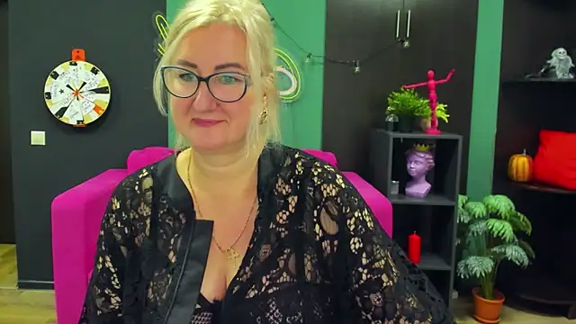 Snapshot of ChristyBrooks chatting on 10, 2, 2025 ChristyBrooks online show from 10, 2, 2025