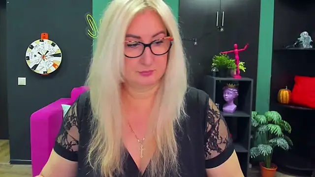 Snapshot of ChristyBrooks chatting on 19, 2, 2025 ChristyBrooks online show from 19, 2, 2025