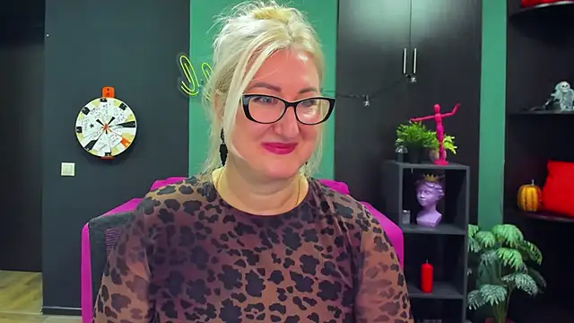 Snapshot of ChristyBrooks chatting on 21, 2, 2025 ChristyBrooks online show from 21, 2, 2025