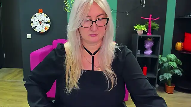 Snapshot of ChristyBrooks chatting on 27, 2, 2025 ChristyBrooks online show from 27, 2, 2025