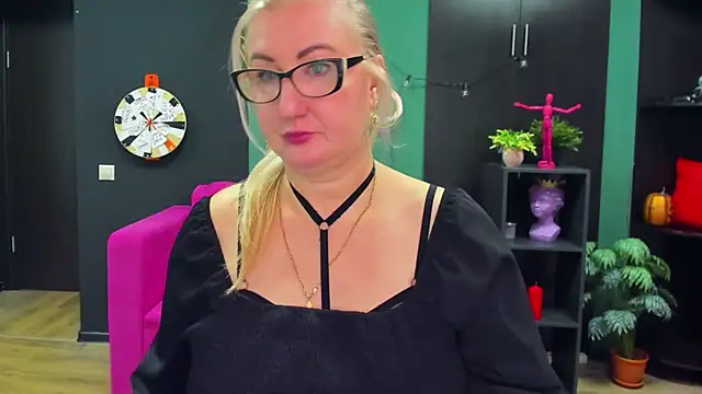 Snapshot of ChristyBrooks chatting on 28, 2, 2025 ChristyBrooks online show from 28, 2, 2025