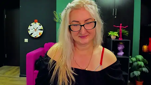 Snapshot of ChristyBrooks chatting on 2, 3, 2025 ChristyBrooks online show from 2, 3, 2025