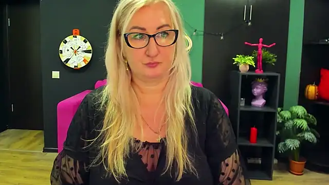 Snapshot of ChristyBrooks chatting on 5, 3, 2025 ChristyBrooks online show from 5, 3, 2025
