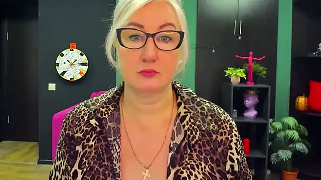 Snapshot of ChristyBrooks chatting on 6, 3, 2025 ChristyBrooks online show from 6, 3, 2025