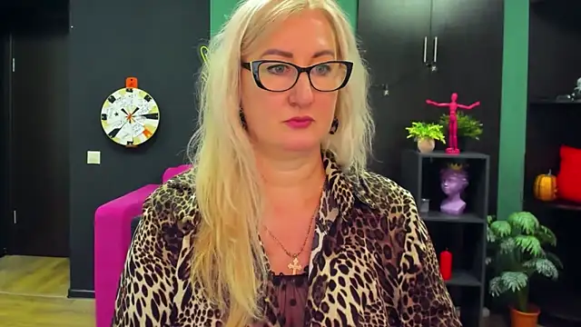 Snapshot of ChristyBrooks chatting on 6, 3, 2025 ChristyBrooks online show from 6, 3, 2025