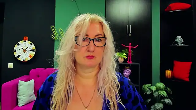 Snapshot of ChristyBrooks chatting on 11, 3, 2025 ChristyBrooks online show from 11, 3, 2025