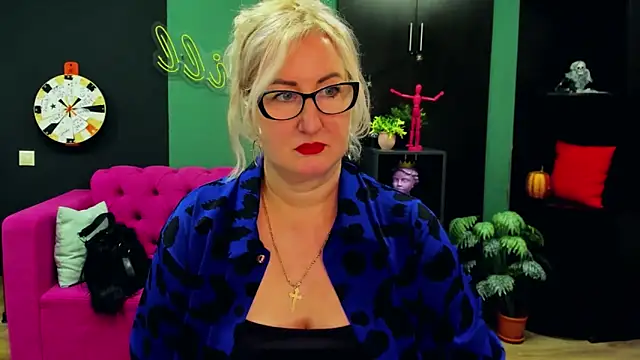 Snapshot of ChristyBrooks chatting on 11, 3, 2025 ChristyBrooks online show from 11, 3, 2025