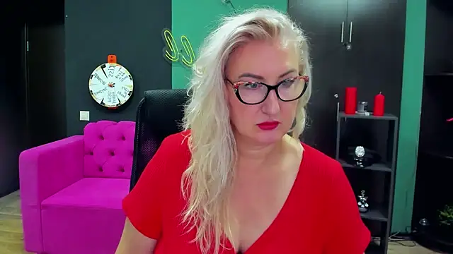 ChristyBrooks online show from 24, 9, 2025