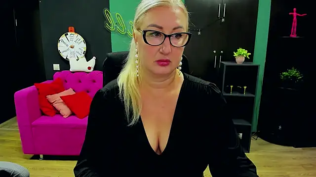 ChristyBrooks online show from 29, 11, 2025