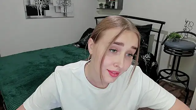 LinaTruly online show from 9, 2, 2025