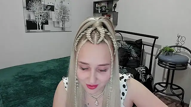 LinaTruly online show from 19, 2, 2025