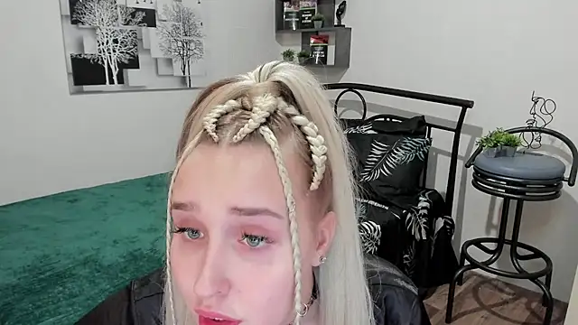 LinaTruly online show from 26, 2, 2025