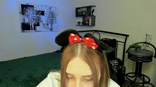 LinaTruly online show from 5, 3, 2025