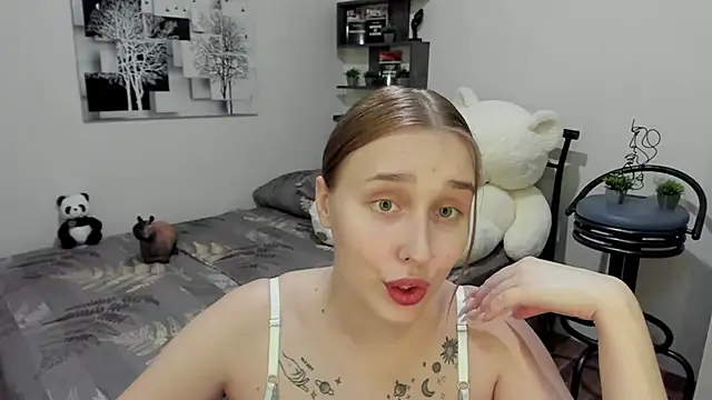 LinaTruly online show from 18, 3, 2025