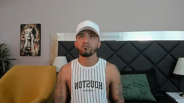 Snapshot of Robin_Rief chatting on 8, 11, 2025 Robin Rief online show from 8, 11, 2025