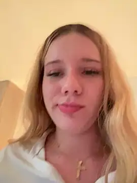 NicoleCut online show from 25, 2, 2025