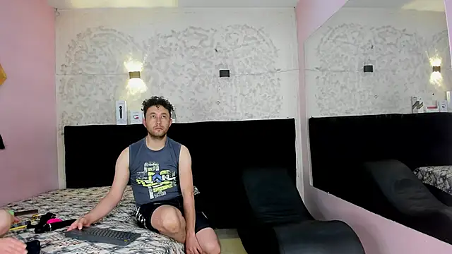 Snapshot of JeremmyAndStacy chatting on 11, 9, 2025 JeremmyAndStacy online show from 11, 9, 2025